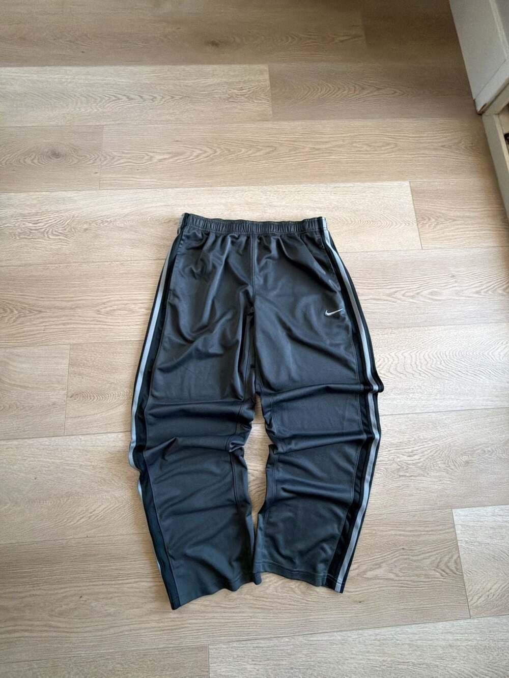 Nike Track Pants Size XL Black Grey Stripe Active Pants